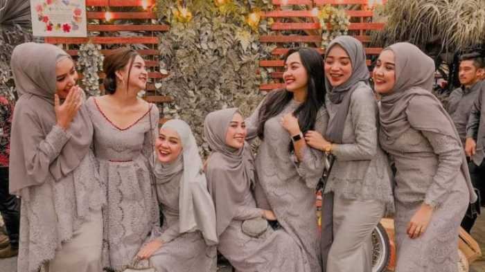 Ke Kondangan Juga Bisa Pakai Sneakers, Ayo Dicoba!