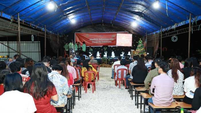 Rayakan Natal 2025, Huabao Beri Sumbangan Pada Dua Gereja