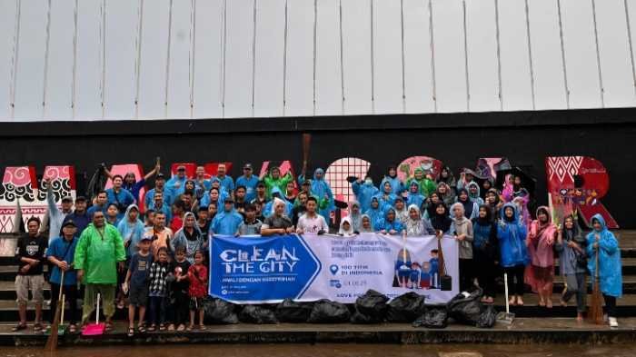 Komunitas Clean the City Awali Tahun Baru 2025 dengan Membersihkan Kota