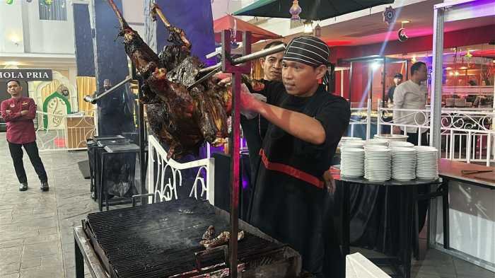 Swiss-Belinn Panakkukang Hadirkan Kambing Austria untuk Sajian Iftar Ramadhan