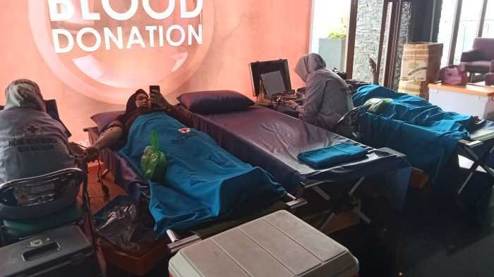 Hotel Melia Laksanakan Donor Darah, Ajak Kosmetik Labore dan RS Stella Maris