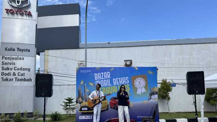 Calon Pembeli Mobil Bekas Berkualitas Toyota Alauddin Dihibur Lagu dan Disajikan Pallubasa Serigala