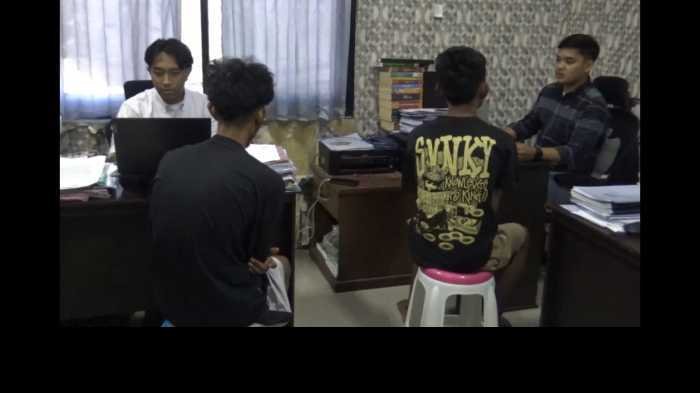 Serang Mobil Minibus, 4 Remaja Diburu Warga dan Dikeroyok