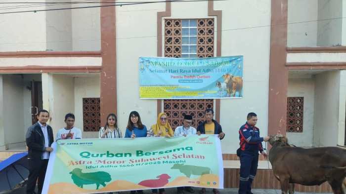 Asmo Sulsel Serahkan Hewan Kurban ke Masjid Darul Intiqal