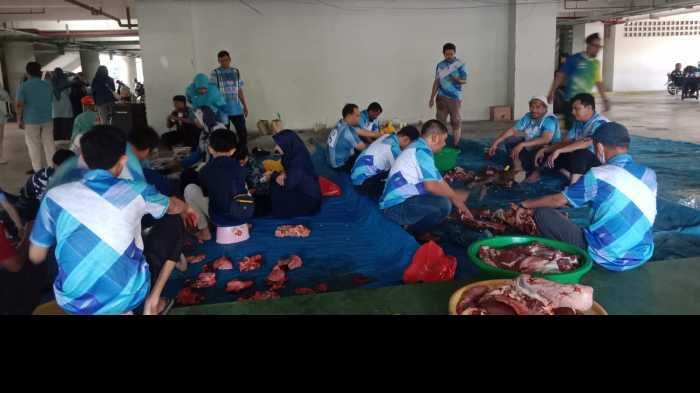 SMP Islam Athirah Kurban 4 Ekor Sapi