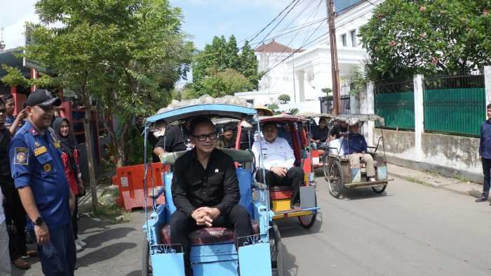 Cerita Munafri Arifuddin Ajak Wamendagri Bima Arya Naik Petepete dan Naik Becak