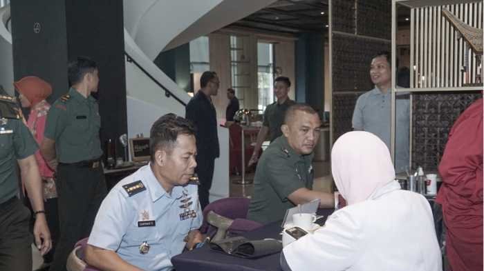 Kepala Kaotmilti IV Makassar Ikut Donor Darah di Mercure Nexa Pettarani