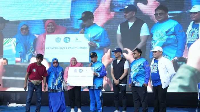 Doanya Minta Mesin Cuci, Petugas Kebersihan Unismuh Makassar Justru Dapat Hadiah Umrah