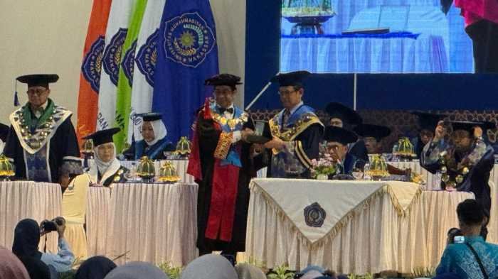 Rektor Unhas Orasi Ilmiah di Dies Natalis ke-62 Unismuh Makassar, Puji Pencapaian dan Ingatkan Pentingnya Ikut Perubahan