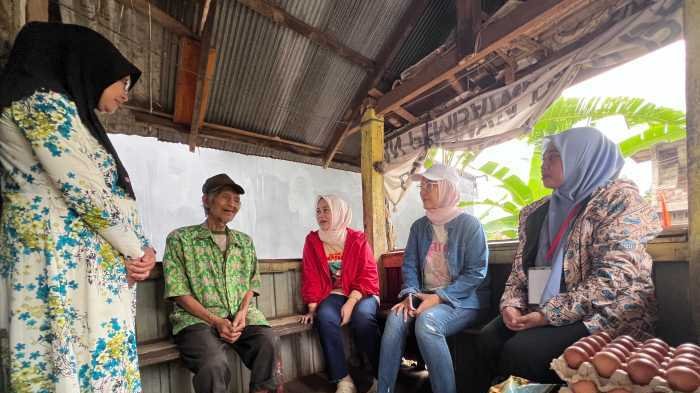 TP PKK dan Bhayangkari  Kabupaten Gowa Sasar Keluarga Miskin Ekstrem di Tinggimoncong