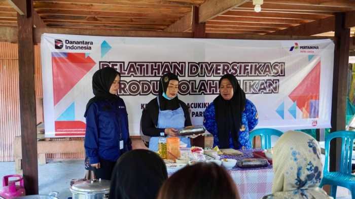 Pertamina Patra Niaga Sulawesi Dorong Kemandirian Perempuan Lewat Inovasi Bandeng Presto di Parepare