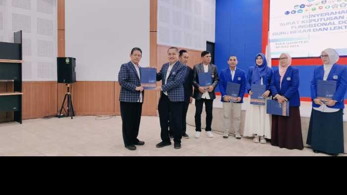 Unismuh Makassar Kukuhkan 3 Guru Besar dan 14 Lektor Kepala, Ini Daftar Penerimanya