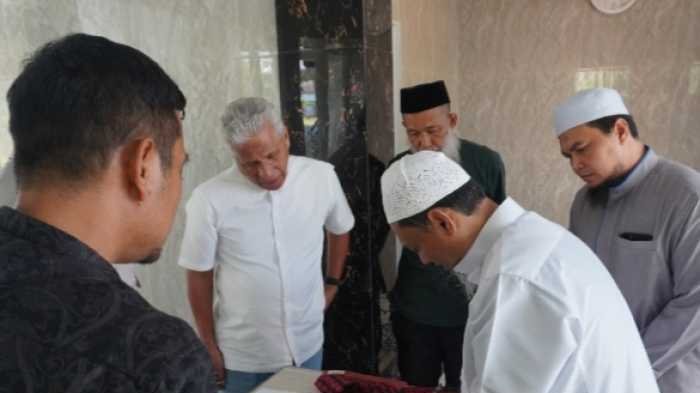 Bukit Baruga Perkuat Kehidupan Spiritual Warga Lewat Serah Terima Tanah Wakaf di Cluster Bali Thai Land