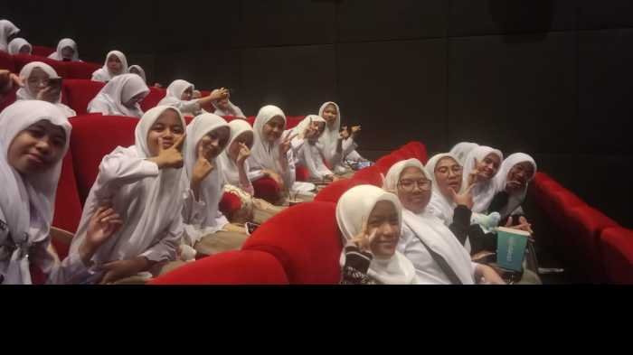 Siswa SMP Athirah Nobar Cyberbullying, Cegah Perundungan Daring