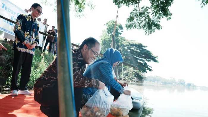 Total 35 Ribu Benih Ikan Ditebar Di Bili-bili dan Danau Mawang  
