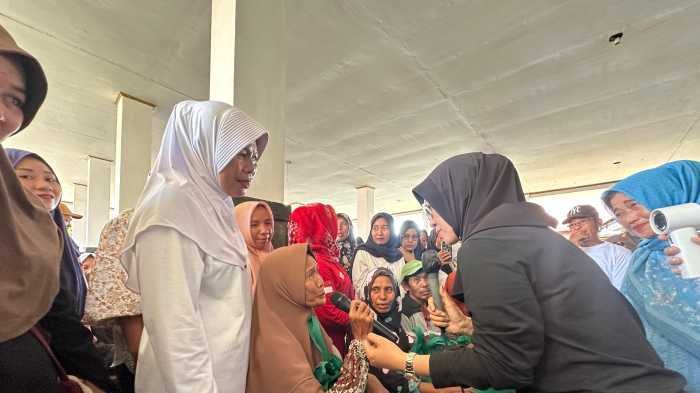 Di Bontonompo dan Bontonompo Selatan, 479 Penerima Manfaat Menerima Kartu Keluarga Sejahtera