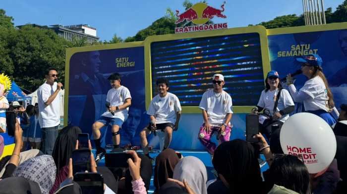 Serunya Joget 'Tabola Bale' Bareng Jacson Zeran dan Kratingdaeng di Monumen Mandala