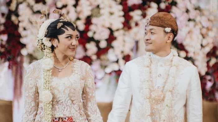 Ada Apa dengan Pernikahan Putri Tanjung dan Gunandra Jatikusumo? Foto Bersama Hilang dari IG