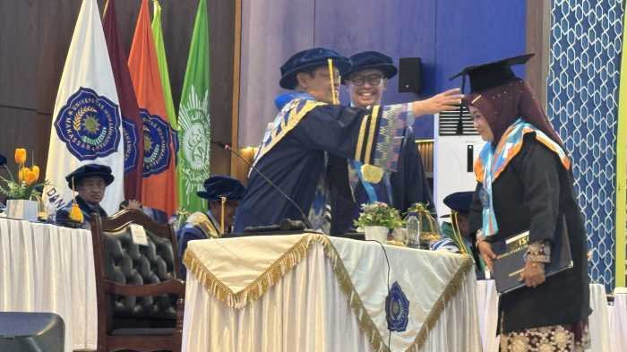 Unismuh Makassar Wisuda 1.556 Mahasiswa, Abdillah Khofial Luthfi Wisudawan Terbaik