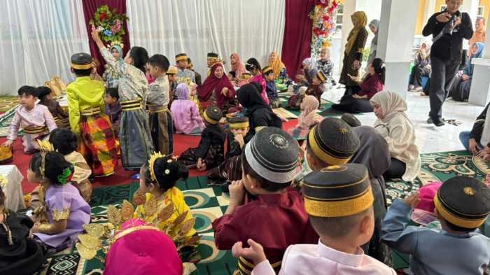 Meriahnya Saat Bocil TK Athirah Baruga Belajar Budaya Bugis Makassar, Pakai Baju Adat