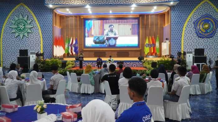 100 Siswa SMA Sederajat Ikut Pelatihan Jurnalistik Unismuh Makassar