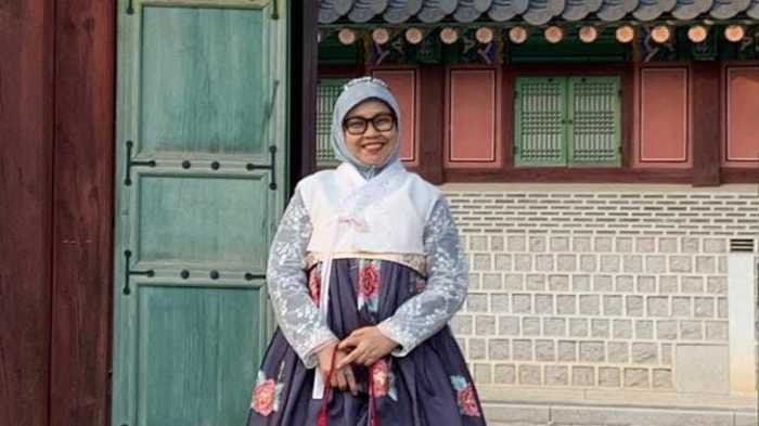 Riset Mikrobiota Lambung Antar Dosen Unhas dr Rini Rachmawarni Bachtiar Raih Penghargaan KGFID di KDDW 2025