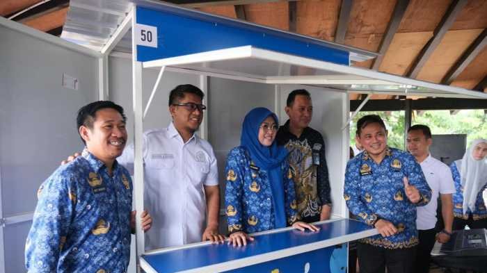 Bagikan 50 Gerobak Usaha, Pemkab Gowa dan Bank Mandiri Perkuat UMKM 