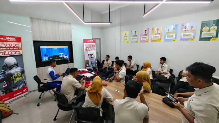 Asmo Sulsel Bekali Karyawan PT Adira Palopo Edukasi Safety Riding Tekan Risiko Kecelakaan