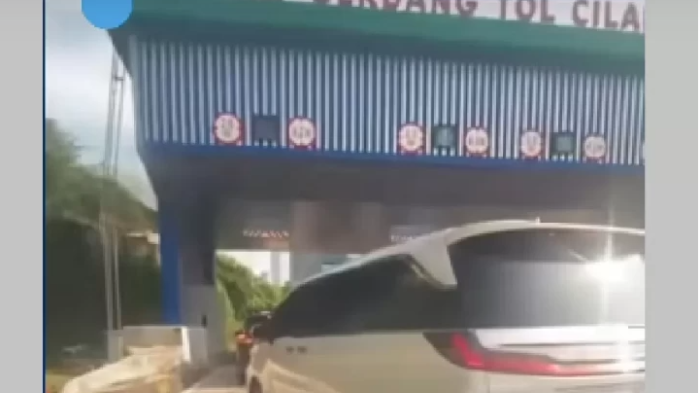 Mobil Pelat RI 25 Diduga Serobot Antrean di Gerbang Tol Cilandak, Polda Metro Jaya Beri Penjelasan