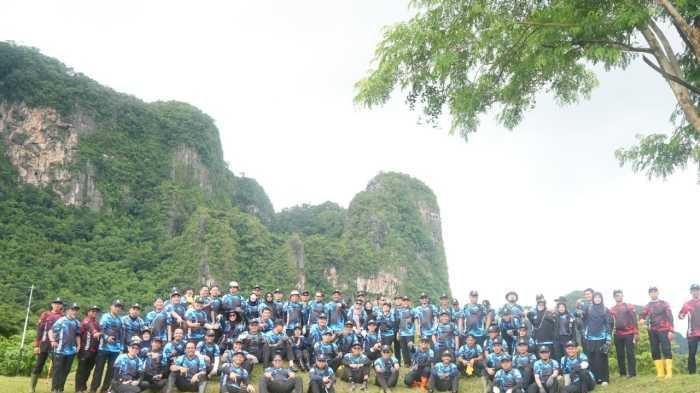 Tanam Pohon hingga Hiking, Cara PT Semen Tonasa Perkuat Kekompakan Pimpinan dan Direksi