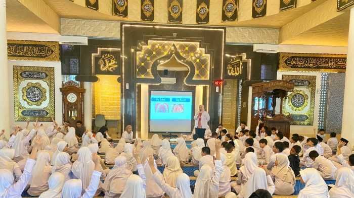 Belajar Sambil Praktik, Siswa SD Islam Athirah 2 Ditanamkan Kesadaran Jaga Gigi Permanen