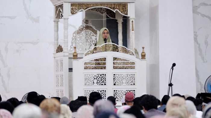 Setahun Memimpin, Bupati Talenrang Jadikan Tarawih Perdana Momentum Refleksi 