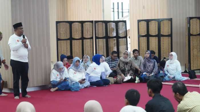 IKA Unhas Salurkan 500 Paket Bantuan, Targetkan Distribusi 100 Ton Beras Selama Ramadhan