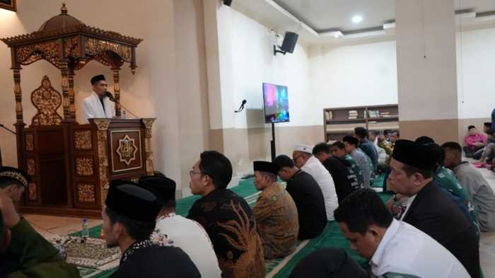 Salat Gerhana Bulan di Unismuh Makassar, KH Abbas Baco Miro Ini Tanda Kebesaran Allah