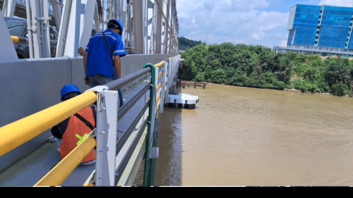SPJM Pasang Fasilitas Safety Baru di Jembatan Mahakam Samarinda untuk Tingkatkan Keselamatan Pelayaran