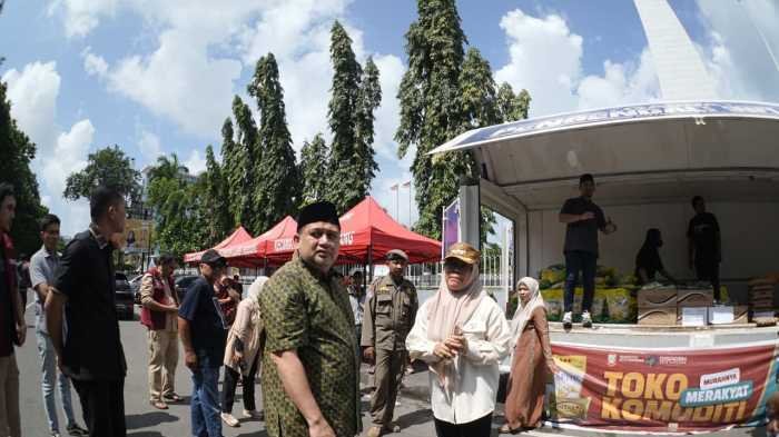 Intervensi Harga Pangan, Pemkot Makassar Jual Beras Rp57 Ribu di Pasar Murah