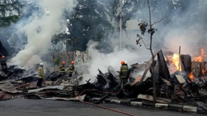 Kebakaran Kios Barang Bekas di Soekarno-Hatta Bandung, Aktivitas Warga Terdampak dan Risiko Tata Kelola Disorot
