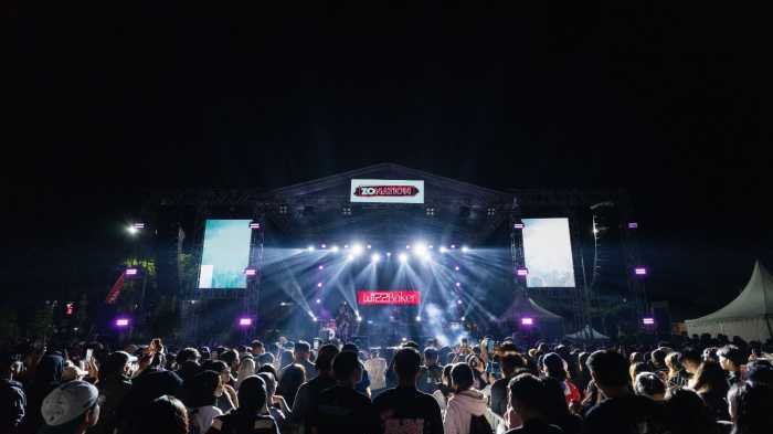 Konser Vierratale dan Wizz Baker di Toraja Tetap Meriah Meski Diguyur Hujan, Didukung Astra Motor Sulsel