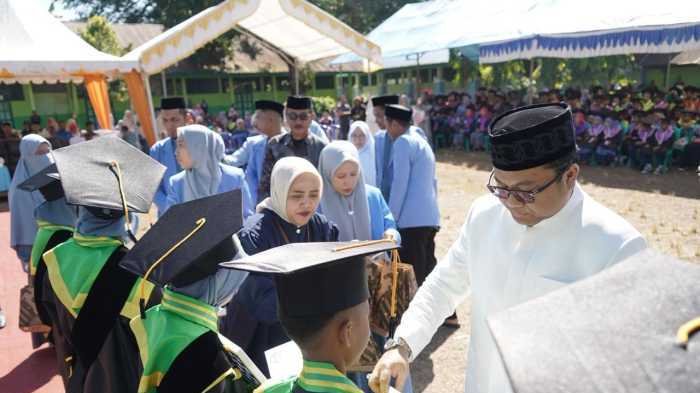 Wabup Gowa Apresiasi Wisuda 401 Santri BKPRMI Bontonompo Selatan 
