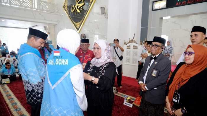 Husniah Talenrang Lepas 387 Jamaah Haji Gowa Kloter Pertama 