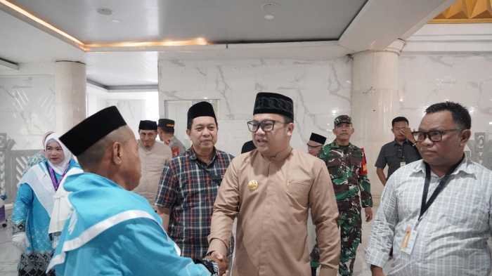 Wagub Gowa Lepas 343 Calon Haji, Ingatkan Jaga Kesehatan dan Kekompakan
