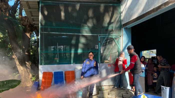 Warga Kelurahan Tamalabba dan Pattingalloang Ikut Pelatihan Penggunaan APAR