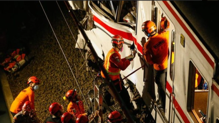 Barang Penumpang Korban Tabrakan KA di Bekasi Diamankan, KAI Siapkan Layanan Lost and Found