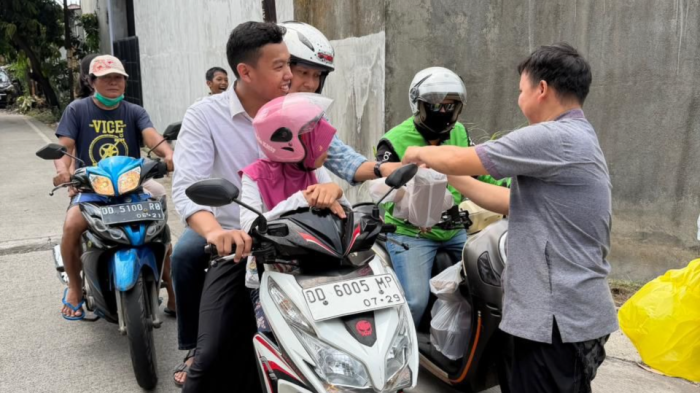 Benteng Kupa Group Bagikan Ratusan Paket Nasi Lewat Program Jumat Berkah di Makassar