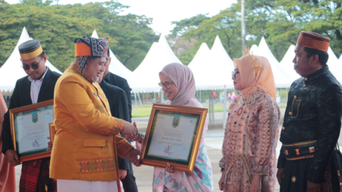 BASAIbu Wiki Sulsel Terima Penghargaan Hardiknas 2026 atas Inovasi Kamus Digital Bahasa Makassar