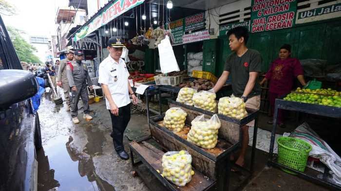 Pasar Tumpah Sekitar Pasar Kalimbu Veteran Utara Ditertibkan, Pedagang Direlokasi ke Terminal Mallengkeri