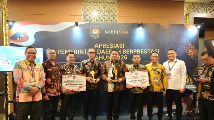 Munafri-Aliyah Antar Makassar Raih Penghargaan Creative Financing dan Perlindungan Pekerja Rentan Tingkat Sulawesi