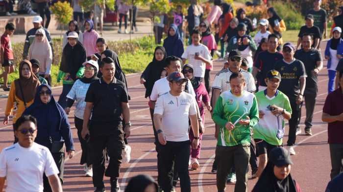Joging Bareng Warga, Wabup Gowa Tinjau Fasilitas Lapangan Syekh Yusuf 