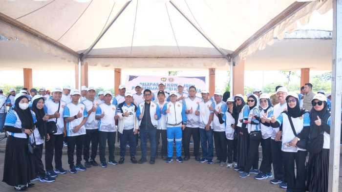Wabup Gowa Lepas Kontingen Porsenijar, Targetkan Juara Umum di Sidrap