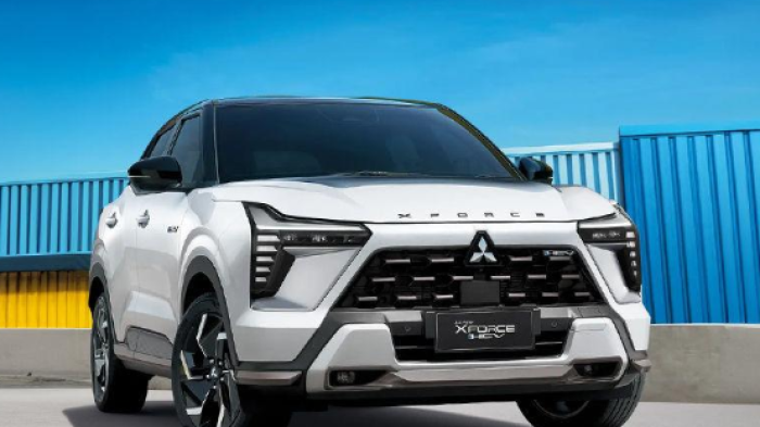 Komparasi Mitsubishi XForce Hybrid vs Toyota Yaris Cross Hybrid, Mana yang Lebih Unggul?